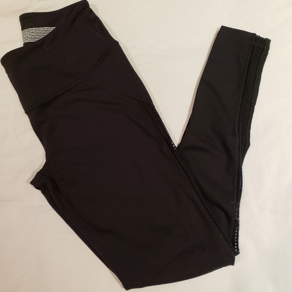 Victoria's Secret active leggings with mesh insert - Picture 1 of 2